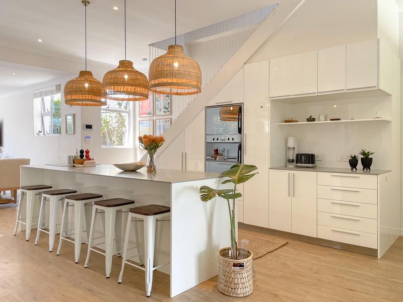 4 Bedroom Property for Sale in Sea Point Western Cape